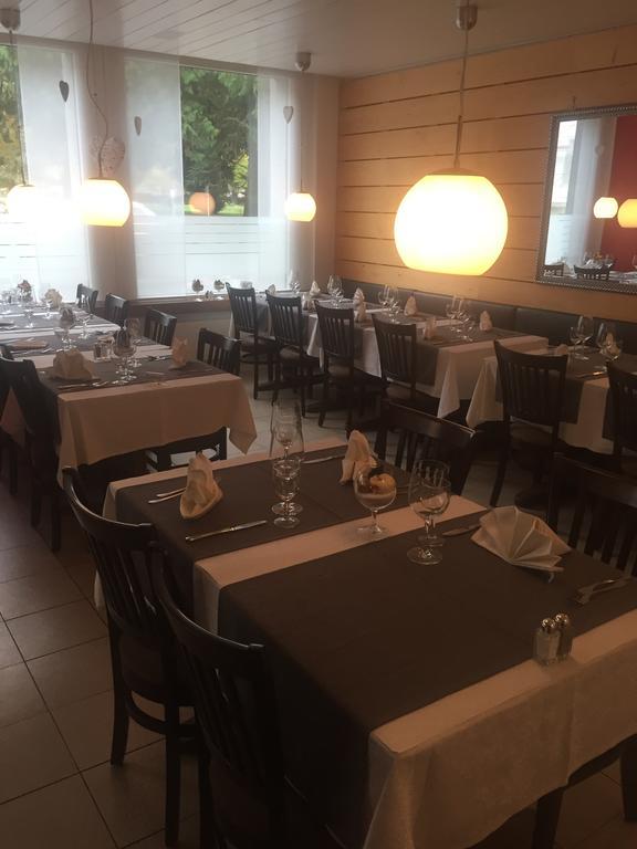 Hotel & Restaurant Stadthof Glarus Extérieur photo